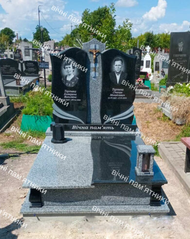 Подвійний пам’ятник з граніту №181