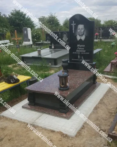 Одинарний пам’ятник з граніту №135