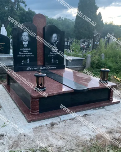 Подвійний пам’ятник з граніту №136