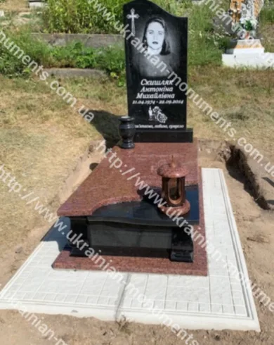 Одинарний пам’ятник з граніту №3