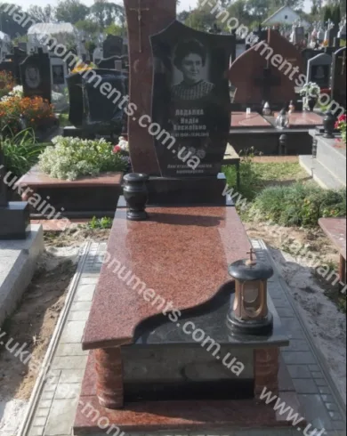 Одинарний пам’ятник з граніту №15