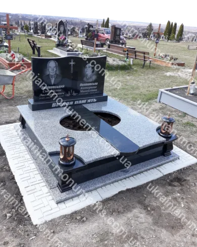 Подвійний пам’ятник з граніту №121