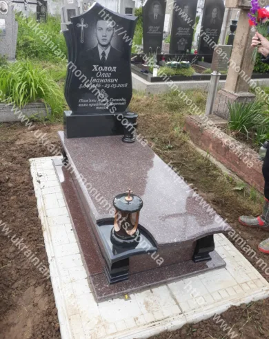 Одинарний пам’ятник з граніту №33