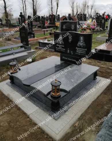 Подвійний пам’ятник з граніту №32